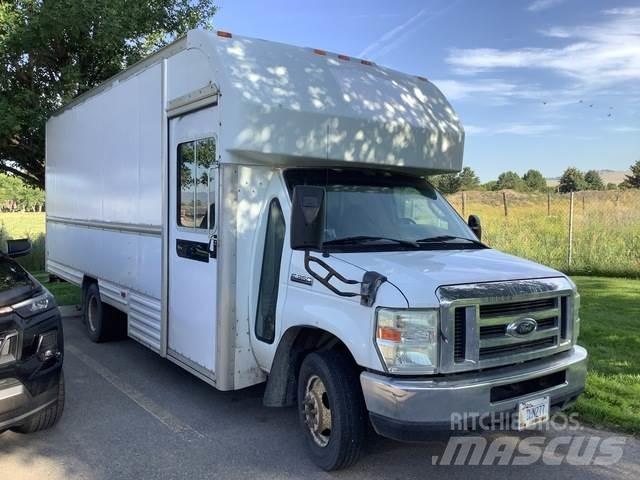 Ford E-350 Sanduk kombiji