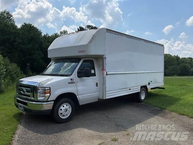 Ford E-350 Sanduk kombiji