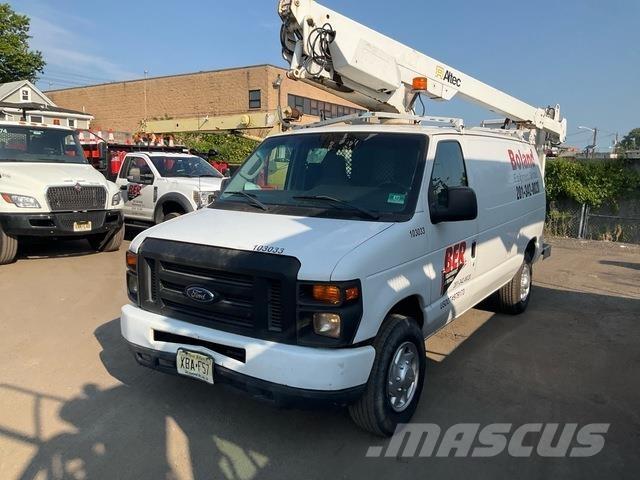 Ford E-350 Auto korpe