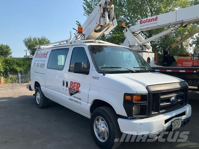 Ford E-350 Auto korpe