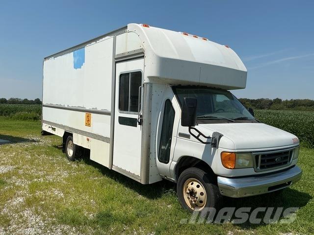 Ford E-350 Dostavna vozila / kombiji