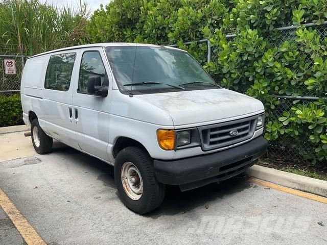 Ford E-350 Dostavna vozila / kombiji