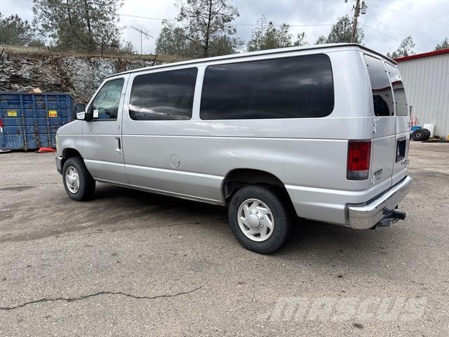 Ford E-350 Automobili