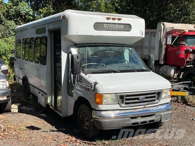 Ford E450 Automobili