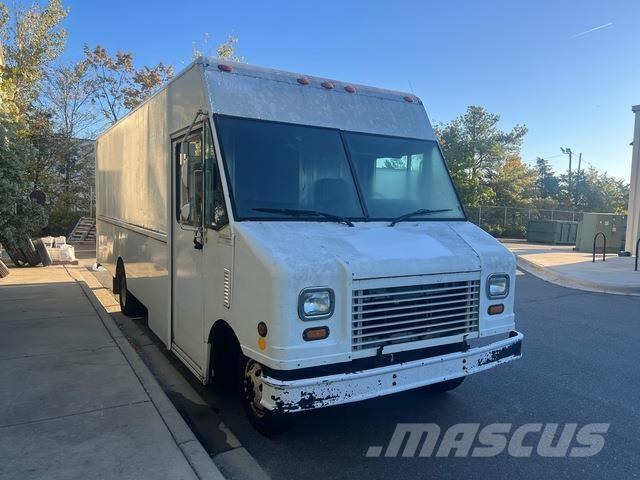 Ford Econoline Sanduk kombiji