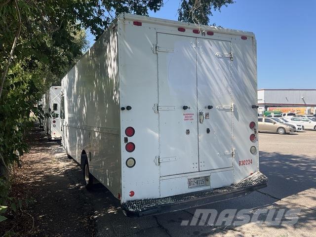 Ford Econoline Sanduk kombiji