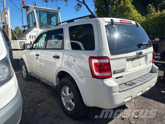 Ford Escape Automobili