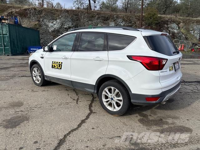 Ford Escape Automobili