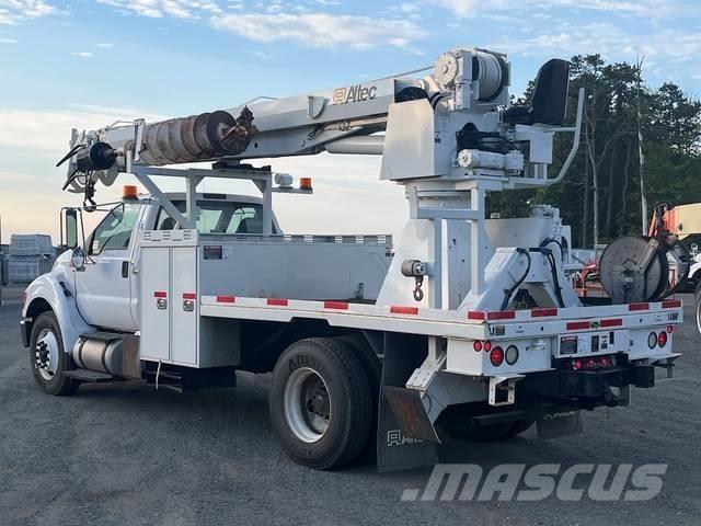 Ford F-750 Polovni mobilni kamioni za bušenje