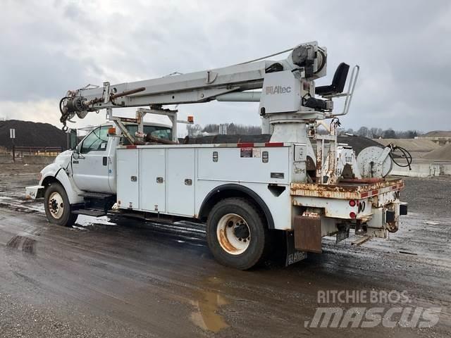 Ford F-750 Polovni mobilni kamioni za bušenje