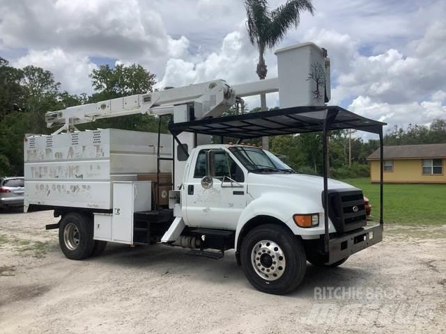 Ford F-750 Auto korpe