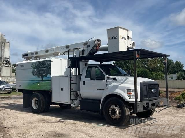 Ford F-750 Auto korpe