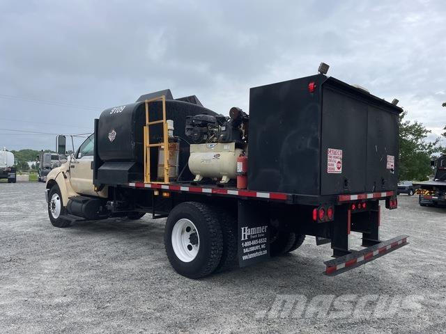 Ford F-750 Kamioni cisterne
