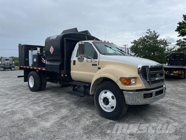 Ford F-750 Kamioni cisterne