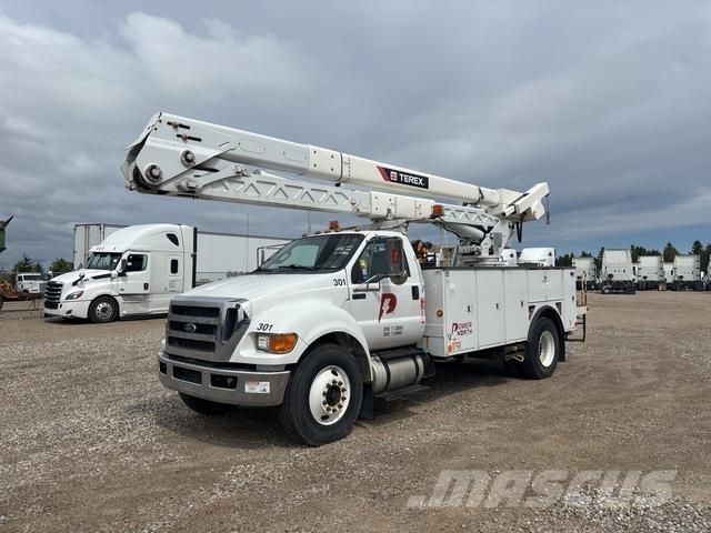 Ford F-750 Auto korpe