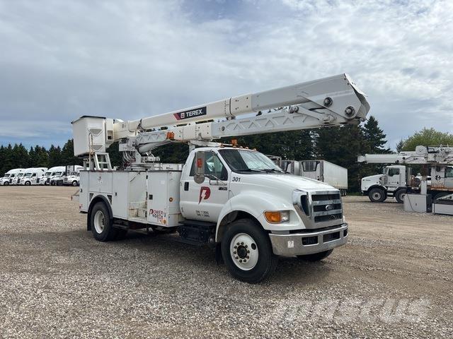 Ford F-750 Auto korpe