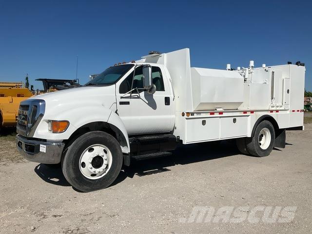 Ford F-750 Kamioni cisterne