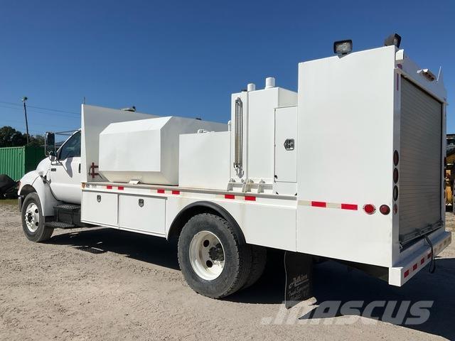 Ford F-750 Kamioni cisterne