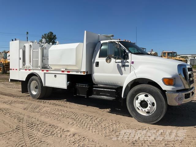 Ford F-750 Kamioni cisterne