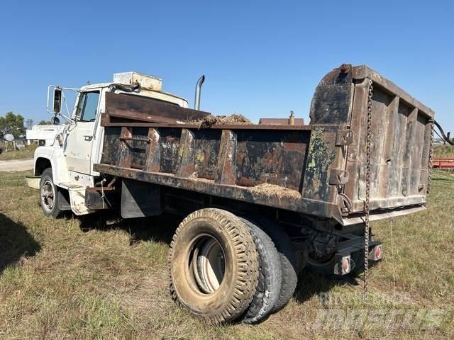 Ford F7000 Kiperi kamioni