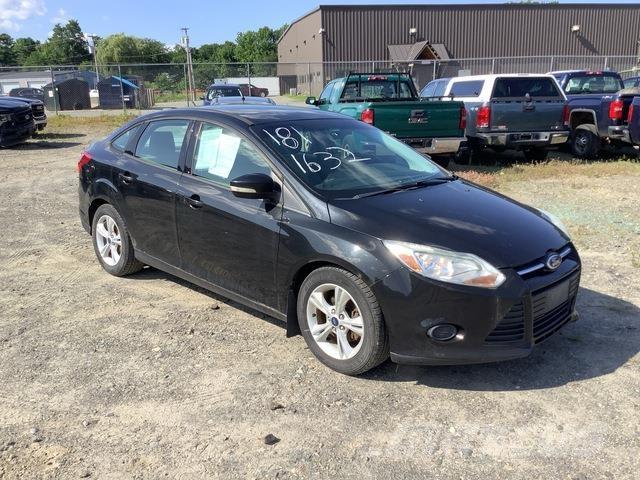 Ford Focus SE Automobili
