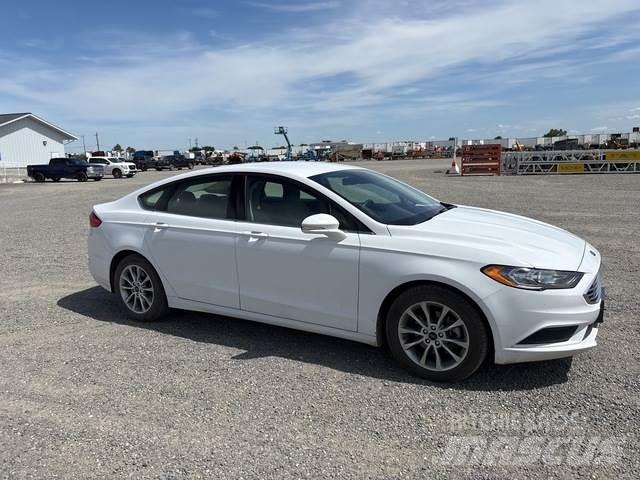 Ford Fusion SE Automobili