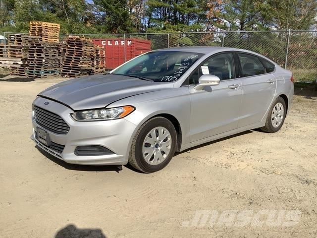 Ford Fusion SE Automobili