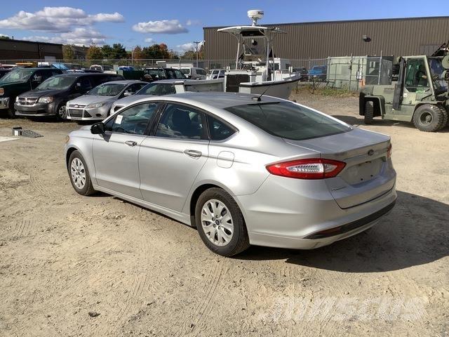 Ford Fusion SE Automobili