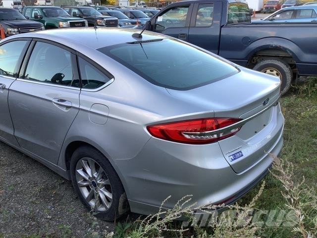 Ford Fusion SE Automobili
