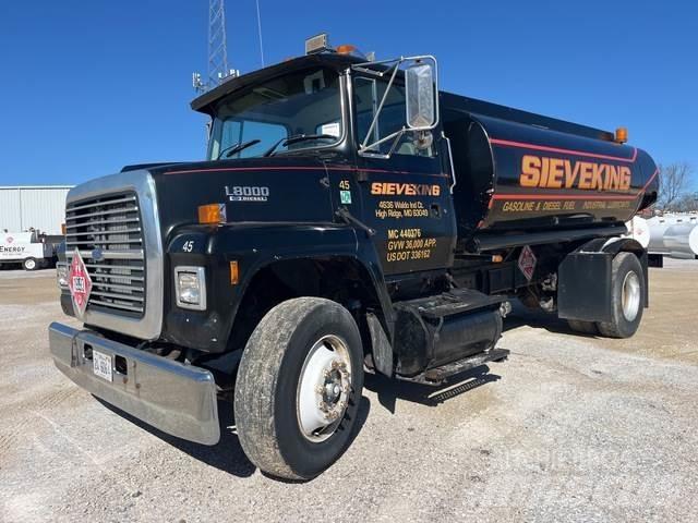 Ford L8000 Kamioni cisterne