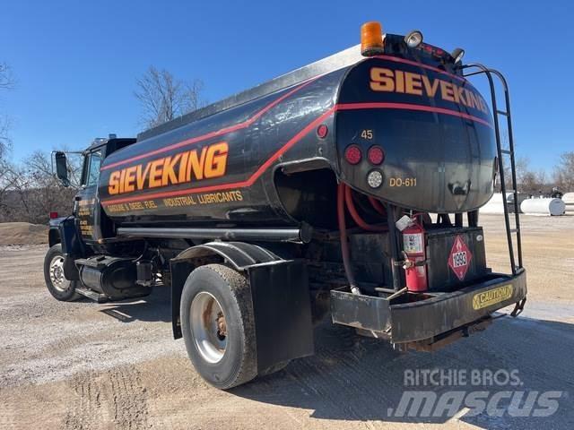 Ford L8000 Kamioni cisterne
