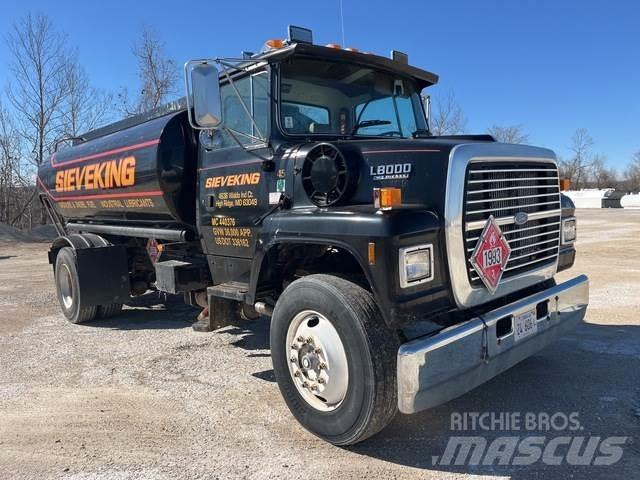 Ford L8000 Kamioni cisterne