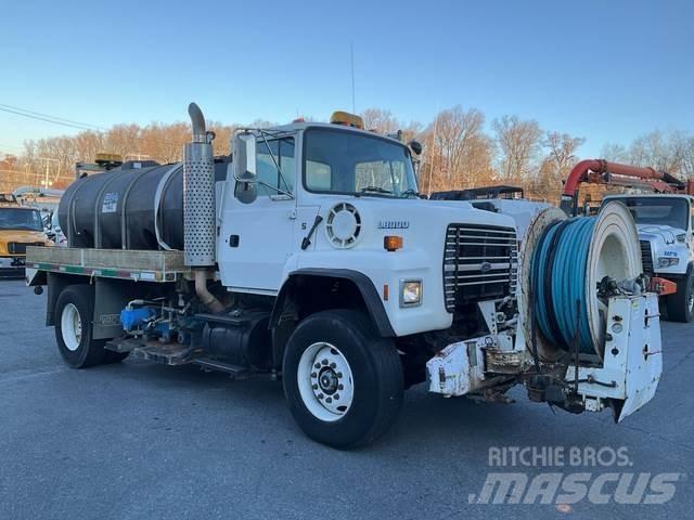 Ford L9000 Kombi vozila/ vakum kamioni