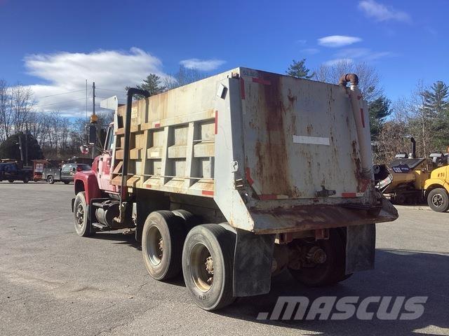 Ford L9000 Kamioni za vodu