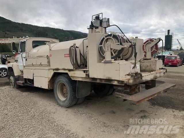 Ford LN8000 Kamioni cisterne