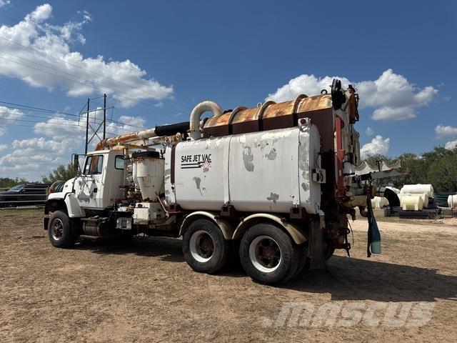 Ford LNT8000F Bageri guseničari