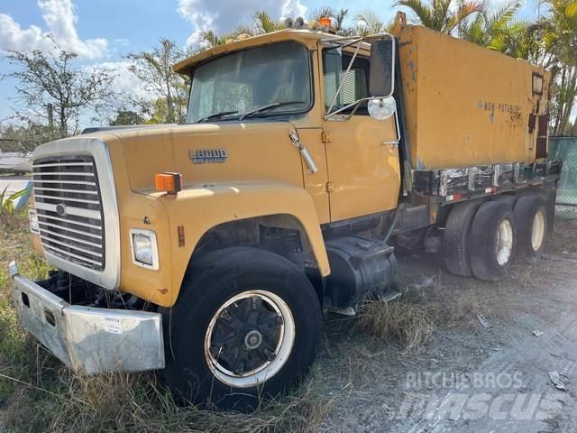 Ford LT8000 Kamioni za vodu