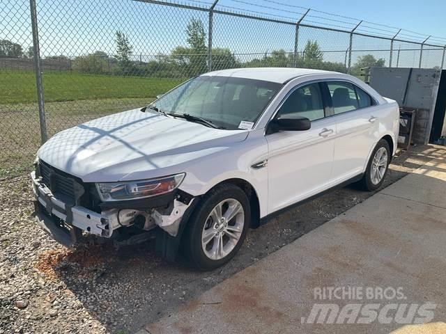 Ford Taurus Automobili