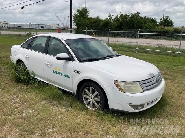 Ford Taurus Automobili