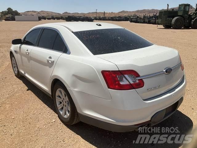 Ford Taurus Automobili