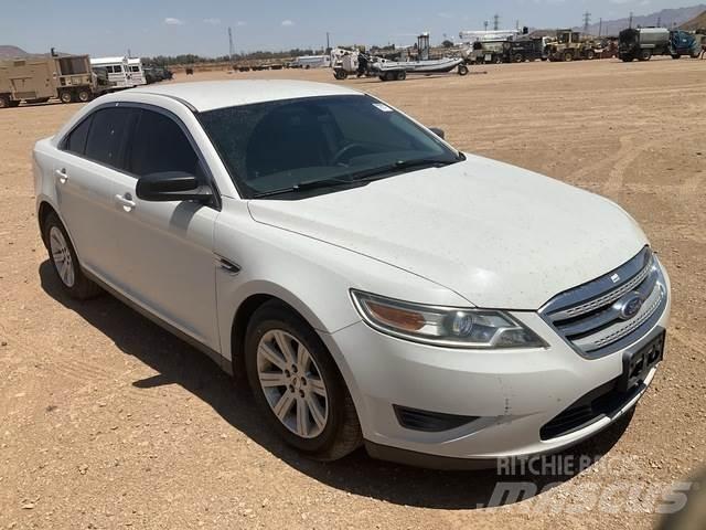 Ford Taurus Automobili