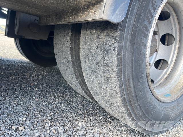 Fruehauf  Tovarne prikolice sa ciradom