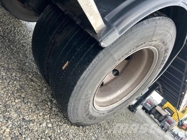 Fruehauf FBC Tovarne prikolice sa ciradom