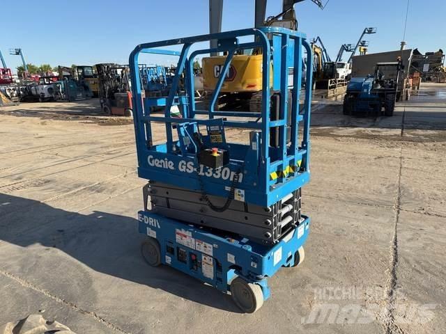 Genie GS-1330M Makazaste platforme