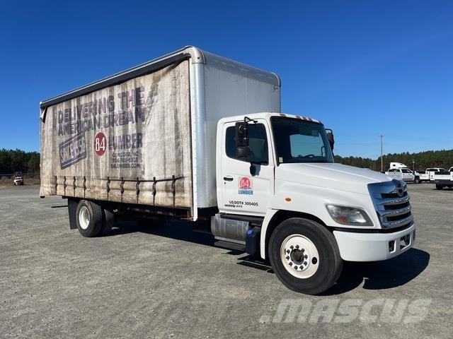 Hino 268 Kamioni sa ciradom