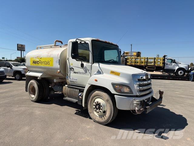 Hino 338 Kamioni za vodu