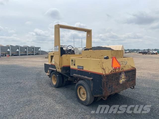 Hyster 530A Gumeni valjci na točkovima