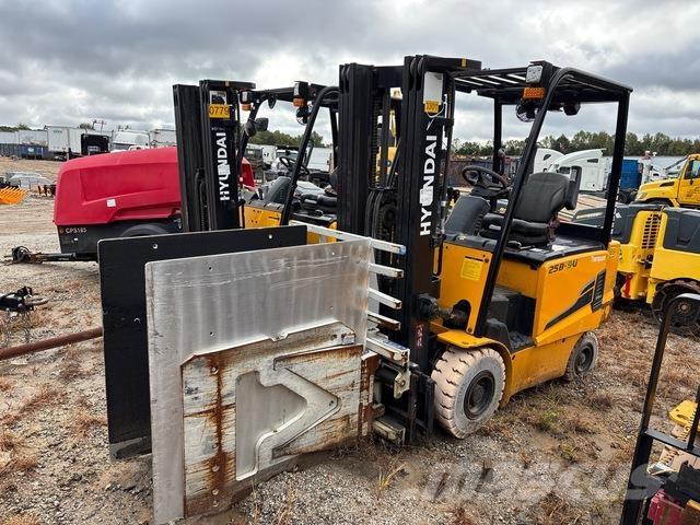 Hyundai 25B-9U Električni viljuškari