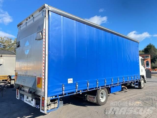 Isuzu FSD 850 Kamioni sa ciradom