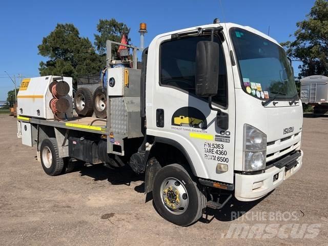 Isuzu NPS 300 Kamioni sa otvorenim sandukom